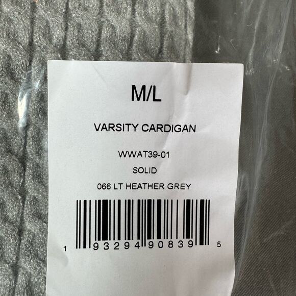 WeWoreWhat Heather Grey Varsity Cardigan 138.00
Lightweight Sweater Size M / L - Picture 6 of 7
